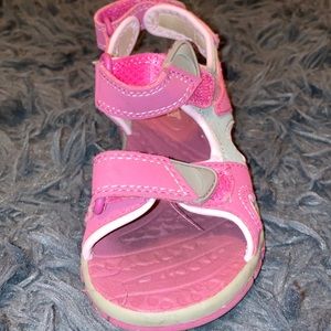 KHOMBU PINK CHILDREN’S STRAP-ON SANDALS